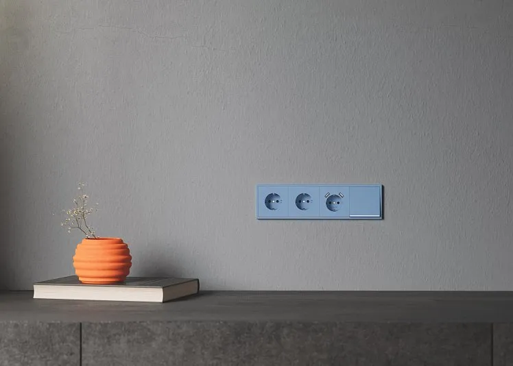 Накладка для розетки с заземлением и защитными шторками, с USB A+A, S70 (деним), Voltum, VLS000915