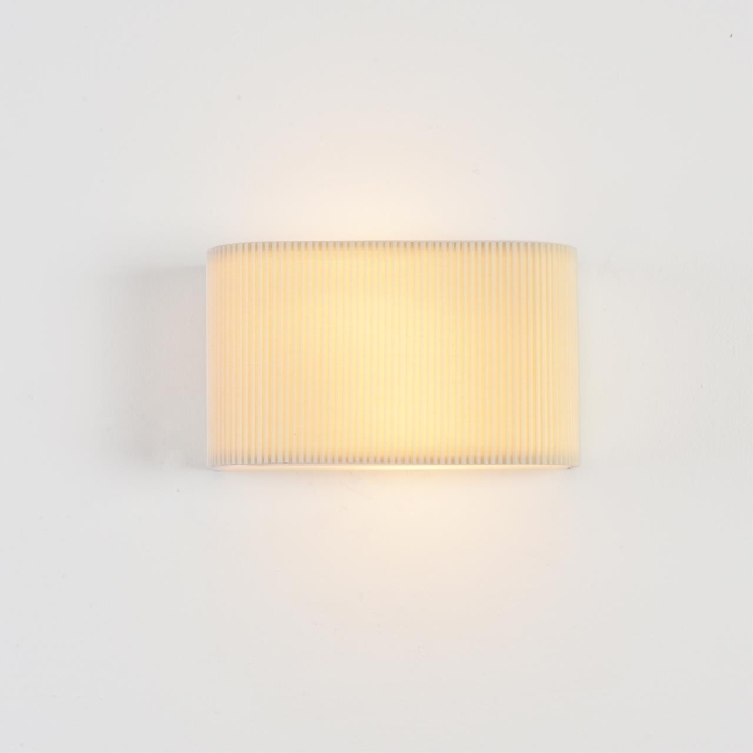 Бра E14 LED 2*10W 220V GOFERA MODERNI LN26 424 LUMION 8327/2W, фото на цветном фоне 2 Бра E14 LED 2*10W 220V GOFERA MODERNI LN26 424 LUMION 8327/2W, фото на цветном фоне 2