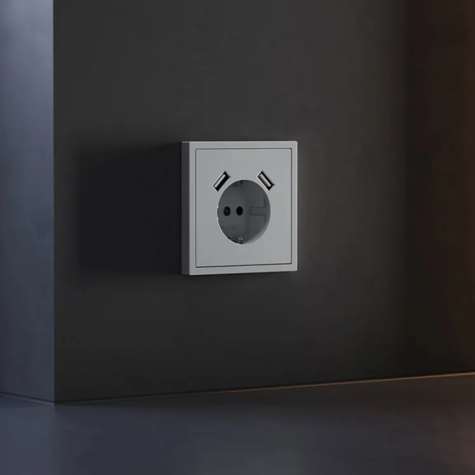 Накладка для розетки с заземлением и защитными шторками, с USB A+A, S70 (серый), Voltum, VLS000916 Накладка для розетки с заземлением и защитными шторками, с USB A+A, S70 (серый), Voltum, VLS000916