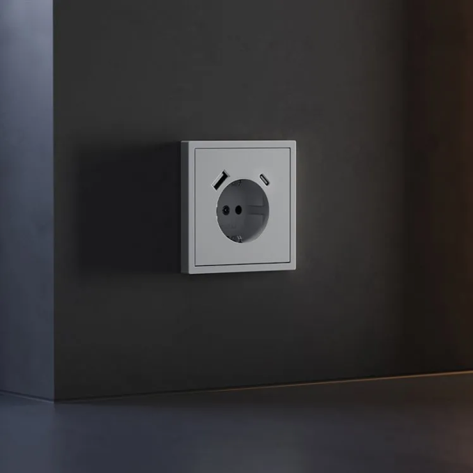 Накладка для розетки с заземлением и защитными шторками, с USB A+C, S70 (серый), Voltum, VLS001016