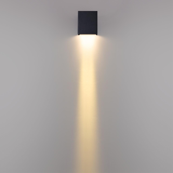Фасадный светильник IP65 LED 1*5W 3000K 8° 85265V ARROW NATURE ODL26 000 ODEON LIGHT 7188/5WL, фото на цветном фоне 1 Фасадный светильник IP65 LED 1*5W 3000K 8° 85265V ARROW NATURE ODL26 000 ODEON LIGHT 7188/5WL, фото на цветном фоне 1