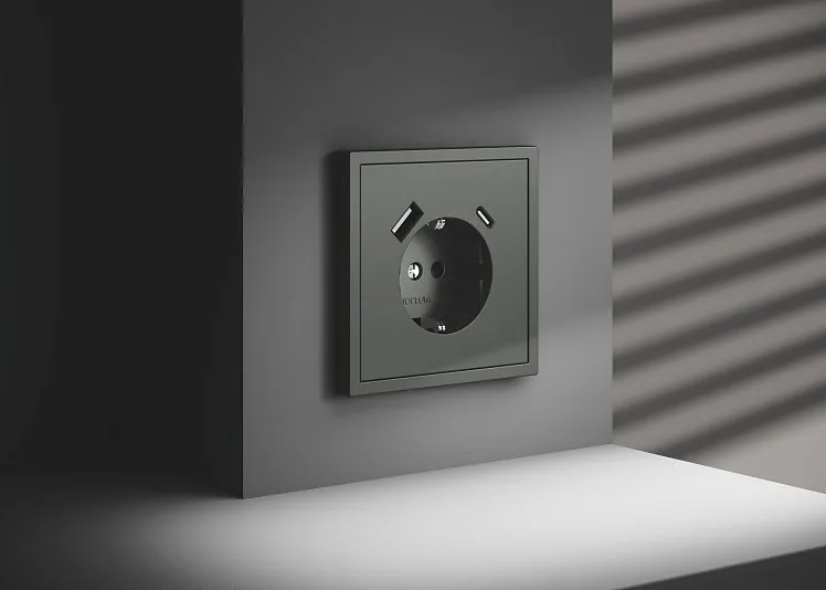 Розетка встраиваемая VOLTUM S70 с заземлением и защитными шторками, 16А, с USB, A+С, (титан), Voltum, VLS040506 Розетка встраиваемая VOLTUM S70 с заземлением и защитными шторками, 16А, с USB, A+С, (титан), Voltum, VLS040506