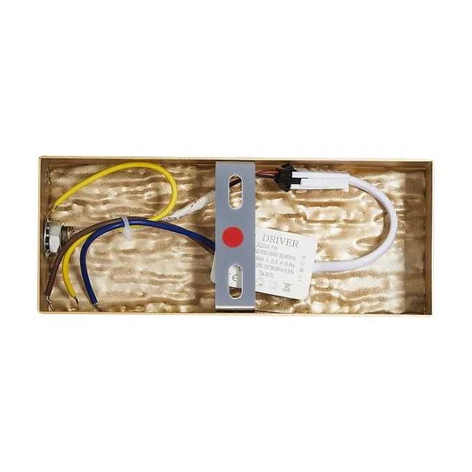 Настенный светильник (бра) Уна / Una 10 Вт LED, Freya, FR6208WL-L6G Настенный светильник (бра) Уна / Una 10 Вт LED, Freya, FR6208WL-L6G