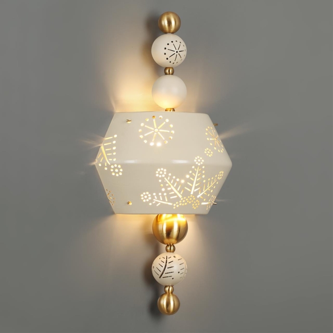 Бра E14 2*40W KARELIA PENDANT ODL_EX26 031 ODEON LIGHT 5444/1WA, фото на цветном фоне 1 Бра E14 2*40W KARELIA PENDANT ODL_EX26 031 ODEON LIGHT 5444/1WA, фото на цветном фоне 1