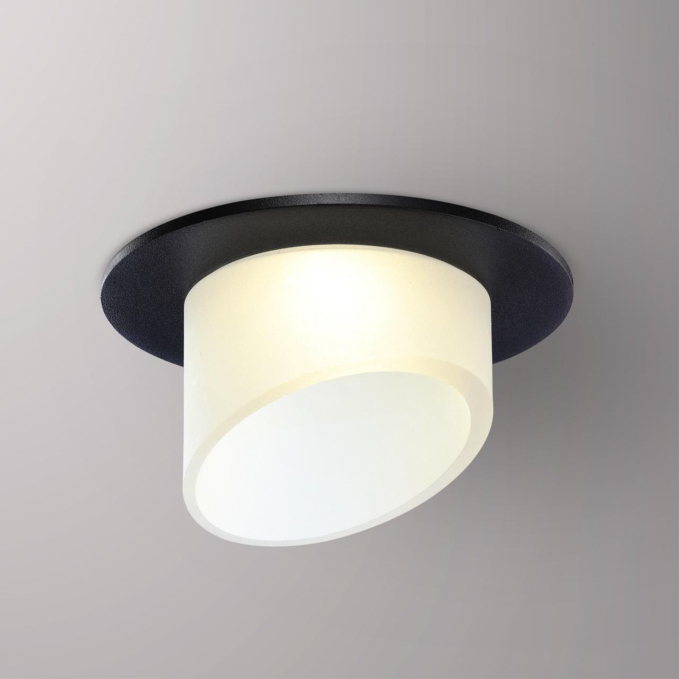 Светильник встраиваемый IP20 GU10 9W 220V LIRIO SPOT NT22 581 NOVOTECH 370896, фото на цветном фоне 1 Светильник встраиваемый IP20 GU10 9W 220V LIRIO SPOT NT22 581 NOVOTECH 370896, фото на цветном фоне 1