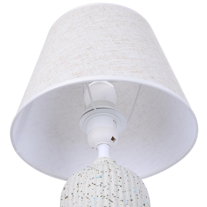 Настольная лампа Е27 1*60W 220V FANNA CLASSI LN26 508 LUMION 8217/1T, фото на цветном фоне 1 Настольная лампа Е27 1*60W 220V FANNA CLASSI LN26 508 LUMION 8217/1T, фото на цветном фоне 1