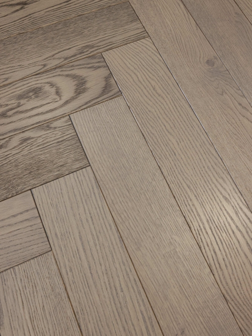 Инженерная доска AlixFloor Английская ёлка Дуб коричнево-серый, ALX1038HB Инженерная доска AlixFloor Английская ёлка Дуб коричнево-серый, ALX1038HB